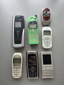 sbírka mobilních telefonů - konvolut - 15