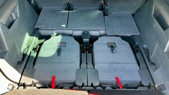 PEUGEOT 5008 2.0 HDi 7míst - 15