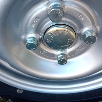 Přívěsný vozík 2,65m x1,30, profi - svařovaný rám - 15