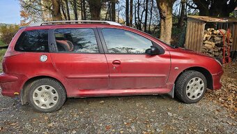 PEUGEOT 206 SW KOMBI 2007 – BENZÍN + LPG, 217 000 KM
- 15