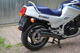 Honda VF 1000F - 15