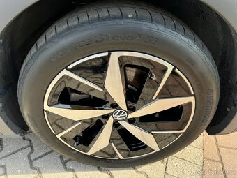 VW ID.4 GTX 220kw 4x4/panorama/360°kamery/matrix/head-up - 15
