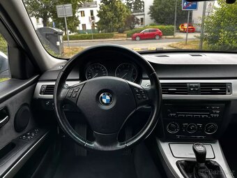 BMW Řada 3 E90 320i 110kW Sedan 6st. Manuál Klima ALU R16 - 15