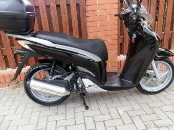 Honda SH 125i (2010) - 15