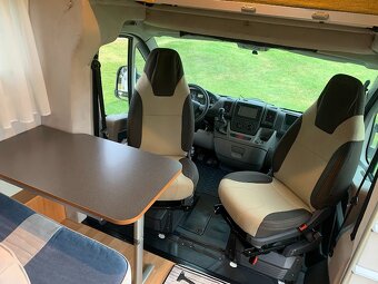 KARAVAN Ideální obytný automobil JOINT 4 - 15