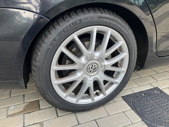 VW Golf VI 2.0 TDI 103 kW - TAŽNÉ, WEBASTO, VÝBORNÝ STAV - 15