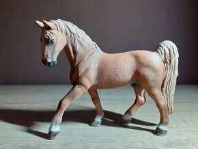 SCHLEICH Koně  SBĚRATELSKĒ FIGURKY 104 - 15