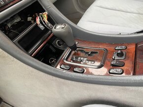MERCEDES BENZ CLK W208 320i V6 TOP - 15