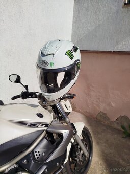 Yamaha XJ6 - 15