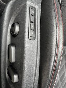 Škoda Octavia RS DSG 4x4 KOMBI CANTON TAŽNÉ PANORAMA - 15