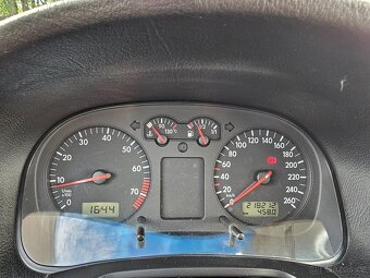 Volkswagen GOLF IV 2.3 V5 LPG - 15