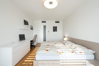 Pronájem krásného, světlého bytu 4+kk  116m2 plus zimni zahr - 15