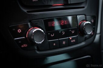 Opel Insignia ST 96kW - 15