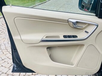 Volvo XC60 2.4 D5 4x4 151KW MANUÁL 1.MAJITEL NAVI SERVISKA - 15