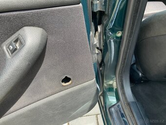 BMW Řada 3, 330i 3,0/170kW Xenony Automat - 15