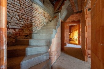 Rodinný dům (152 m²) s pozemkem 2004 m² - 15