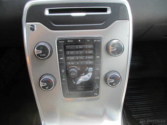 VOLVO XC70 2,4D 120KW CROSSCOUNTRY AWD GPS XENON 2013 - 15