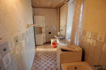 Vícegenerační dům u hranic s Českem - 15