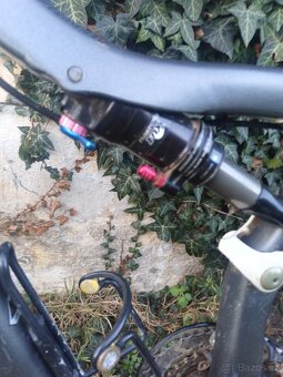 Horské kolo SPECIALIZED 26". - 15