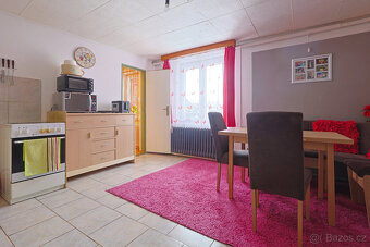 Rozmanitá usedlost s rozsáhlými pozemky 64 544 m² — Rochov u - 15