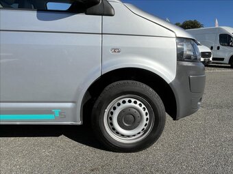 VW T5 Transporter 2,0TDi, 6Míst, velmi pěkný bez koroze - 15
