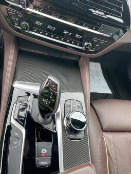 Bmw m550i  2020 lift záruka 1 rok 4x4 - 15
