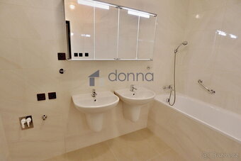 Pronájem rodinného domu 5+1, 220m2, Praha 4 - Chodov, ul. Kl - 15
