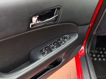 Hyundai i30 1,4 16V 80kW CVVT KLIMA 2 SADY KOL - 15