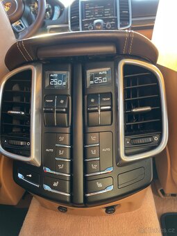 Porsche Cayenne Turbo - 15