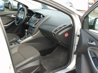 Ford Focus 1,6 16V kombi parksenzory,vyhřív sedadla,serviska - 15