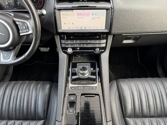 Jaguar F-Pace 3,0 30d R-Sport Portfolio AT AWD ČR DPH - 15
