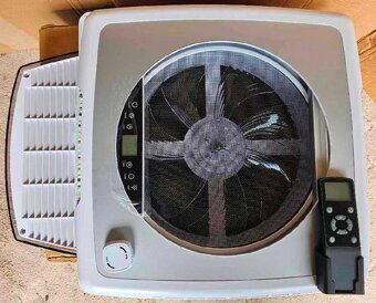 Střešní okno s ventilátorem podobné jako MaxxFan - 15