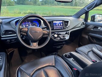 Chrysler Pacifica 3,6 S Limited ČR Sunroof Navi 2018 DPH - 15