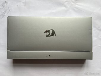 Magnetická mechanická bezdrátová herní klávesnice HE - 15