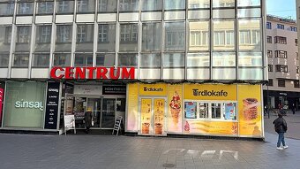 Pronájem obchodního prostoru vč. zázemí 23 m2 v centru města - 15