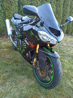 Kawasaki ZX-10R Ninja R.V.2004 - 15