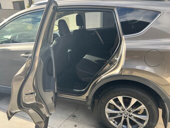 TOYOTA RAV4 2.0D D4D 105 KW,1.MAJ.MANUÁL,TAŽNÉ,NAVI,KAMERA - 15