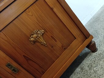 Starožitná kredenc, příborník, nábytek z masívu - 15