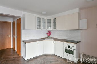 Pronájem bytu 3+kk 68 m² ulice Záhřebská, Praha 2 - část obc - 15