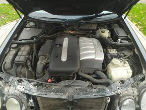 Mercedes-Benz Třídy E 270 CDI - 15