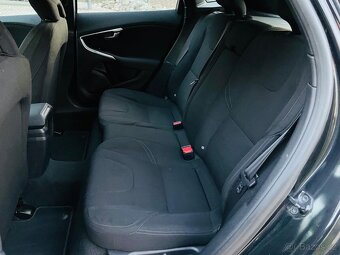 Volvo V40 2.0 D3 5VÁLEC 110KW MANUÁL LED SENZORY BEZ KOROZE - 15