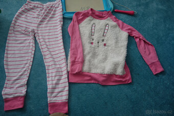 Pyžamo, overal, velikost 122-128 - 15