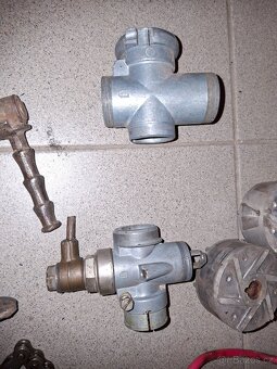 Nahradni dily - jawa CZ, pionyr, kyvacka - mix - 15