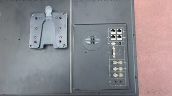 FLANDERS SCIENTIFIC DM 241, 10bit, 24" referenční monitor - 15