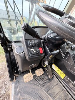 Prodám JCB 531-70/ rv 2020 / joystic/ hydraulicky hak/ 81kw - 15