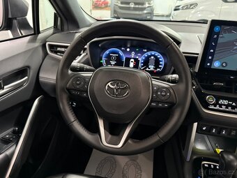 Toyota Corolla Cross 2,0 iHSD BUSINESS 4x4 1.MAJ ODPOČET DPH - 15