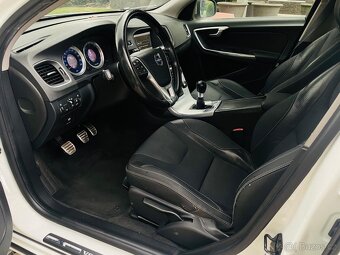 Volvo V60 2.0D 120KW MANUÁL R-DESIGN SENZORY - 15