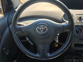 Toyota Yaris 1,0 VVT-i - 15