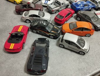 Modely autíček 1/43 - 15