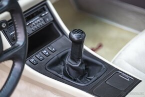 Porsche 944 Turbo - 15